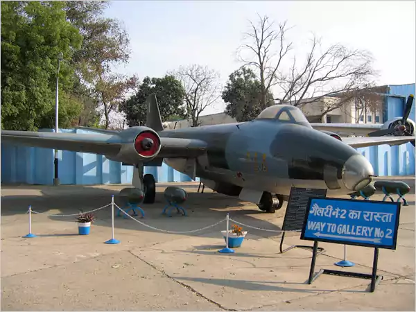 BAE Canberra BI58 IF 907