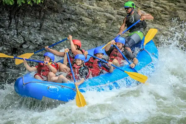 Rafting Tour in the Pacuare River