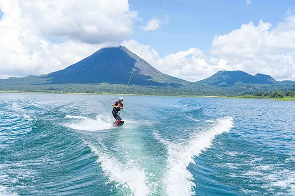 Wakeboarding in Costa Rica 