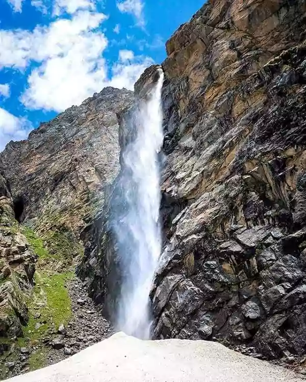 Vasudhara falls