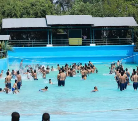 Wave pool