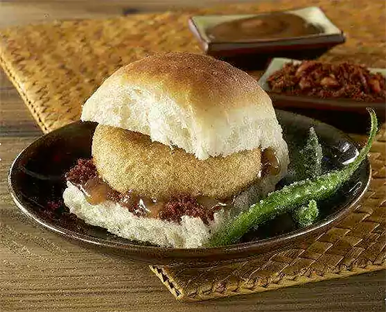 Cheeze Burst Vada Pav at Goli Vada Pav