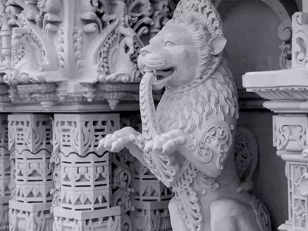 Statues in Akshardham temple