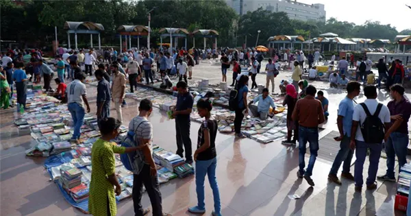 Daryaganj Sunday Book Market