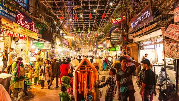 Rajouri Garden Market Delhi - Timings, Attraction & Things to Do