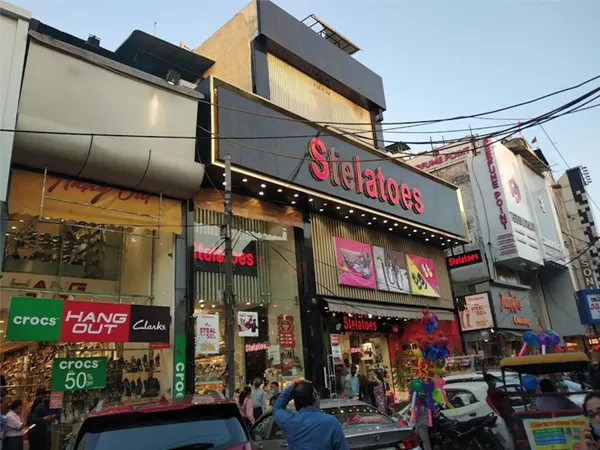 Stelatoes outlet in Rajouri market 