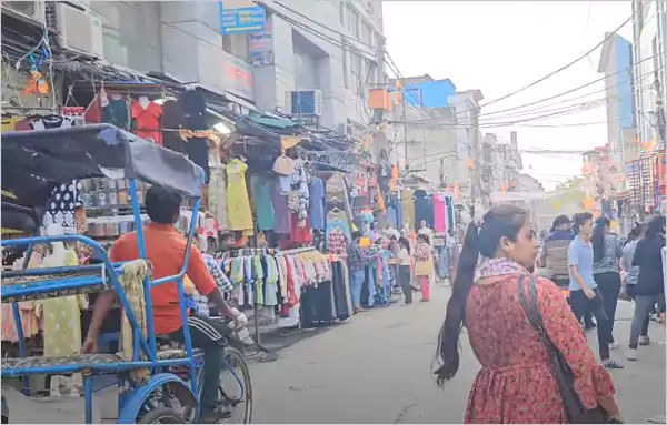 Lal quarter market open today