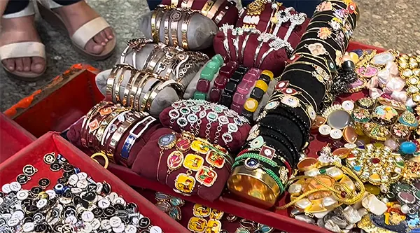 Accessories in GK 1 N Block market shops