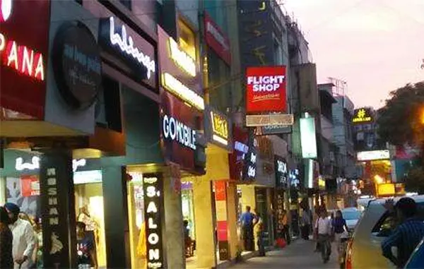 GK n block market nearest metro