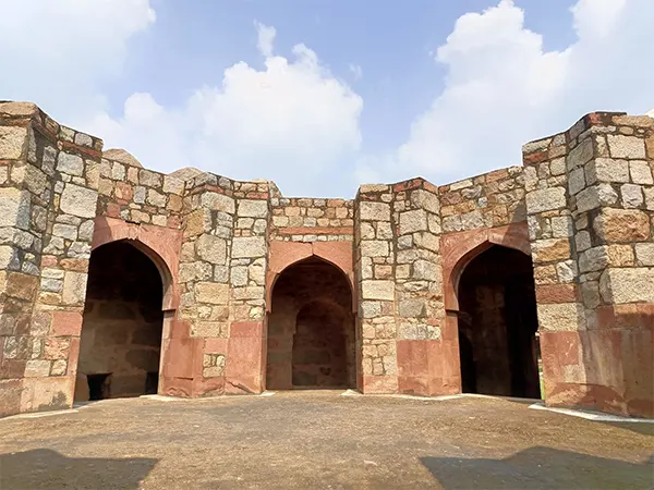 Tughlaqabad-Fort-New-Delhi