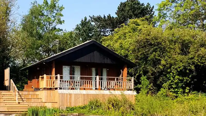 d-Visit York Cabin for Stunning Views