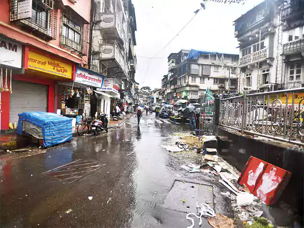 Bhuleshwar market clothes