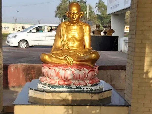 Gandhi Statue at Juhu