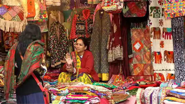 Paharganj market closed on which day